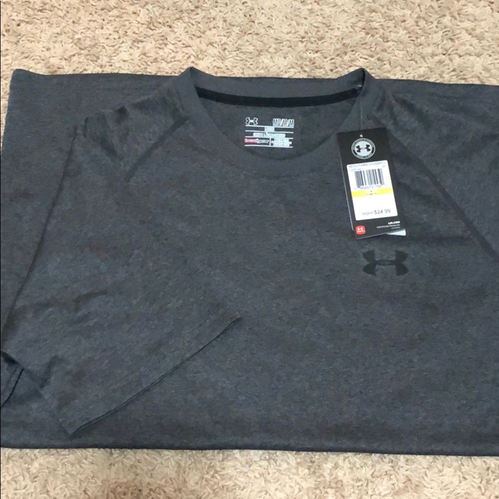 Men’s Med UA heat gear T-shirt